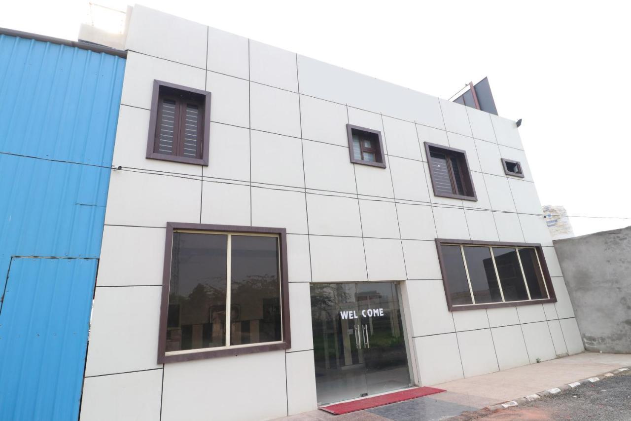 Hotel Oyo 28338 New Life Banur Exterior foto